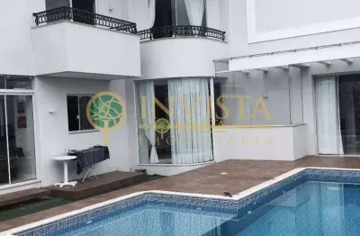 Área externa com piscina, espaço gourmet com churrasqueira, 3 quartos e hidromassagem - à venda no pantanal.