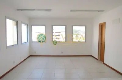 Sala comercial à venda com 1 vaga no centro de florianópolis.