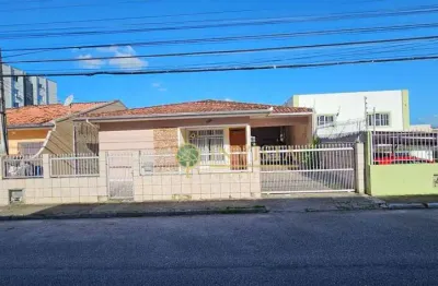 À venda | 241 m², 3 quartos, amplo quintal e 3 vagas - barreiros,  em são josé