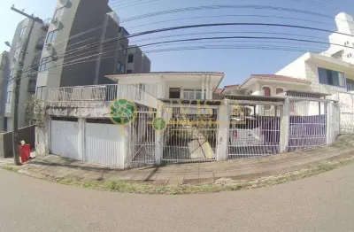 Viabilidade comercial, com 5 quartos, edícula e 4 vagas na coloninha