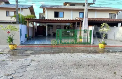 Casa com 3 quartos à venda na Avenida Mário José Mateus, 447, Bela Vista, Palhoça