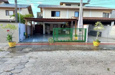 Casa com 3 quartos à venda na Avenida Mário José Mateus, 447, Bela Vista, Palhoça