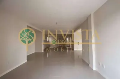 Terraço privativo com piscina e vista mar, 3 suítes e 3 vagas - à venda no balneário do estreito.