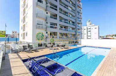 Semi mobiliado, com 2 quartos sendo 1 suíte, sacada com churrasqueira e vista parcial para o mar no balneário do estreito
