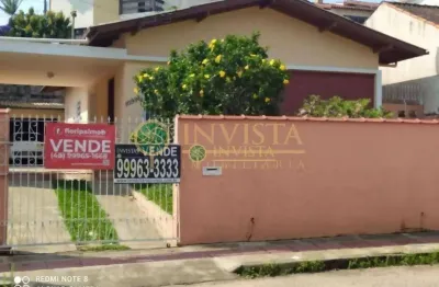 À venda | casa com churrasqueira, edícula e 3 quartos - jardim atlântico, florianópolis.