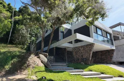 À venda | condomínio fechado, 362 m², terraço com vista mar, 3 suítes e 4 vagas de garagem - praia de canajurê, em florianópolis.