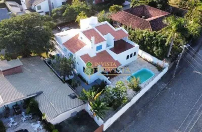 À venda | Casa de 346 m², 5 quartos, piscina privativa e 4 vagas – Com vista para a Lagoa da Conceição, Florianópolis