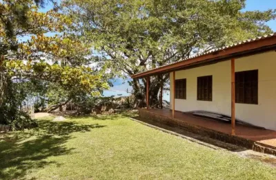 Pé na areia com praia particular, 3 quartos e 10 vagas no ribeirão da ilha - á venda em florianópolis