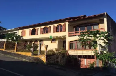 Próximo à academia academia smart fit, com 4 quartos e 2 vagas. á venda em coqueiros - florianópolis