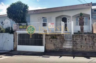 À venda | 320 m², 4 quartos, Edícula e 3 vagas de garagem - Capoeiras, em Florianópolis.