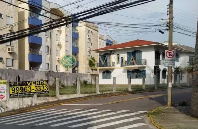 Casa com Viabilidade Comercial e Residencial à venda em Capoeiras, Florianópolis/SC.