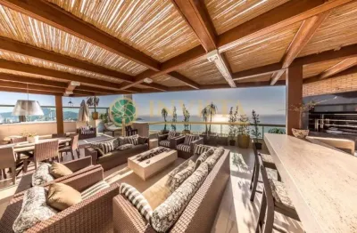À venda | Frente Mar, Duplex, 505 m², área gourmet, 3 suítes e 5 vagas de garagem - João Paulo, em Florianópolis.