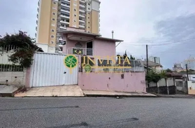 Casa com 3 quartos à venda na Rua Adão Schmidt, 654, Barreiros, São José