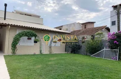 300m² de área privativa, 3 suítes,  área externa com churrasqueira e 2 vagas de garagem -  pântano do sul em florianópolis