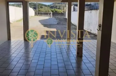 3 quartos, sacadas, amplo quintal, 4 vagas - à venda na praia comprida - são josé.