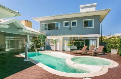À venda | condomínio fechado, 4 quartos sendo 3 suítes e espaço lazer privativo com piscina - praia dos ingleses, florianópolis.