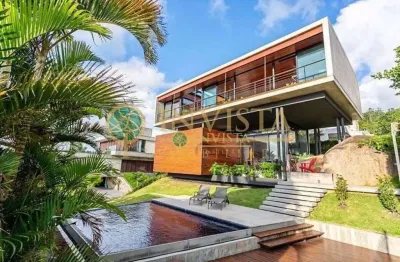 Casa à venda com 3 quartos, 360 m² com vista mar, piscina com área churrasqueira e 2 vagas - cacupé, em florianópolis.