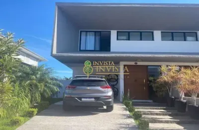 Casa de alto padrão com piscina privativa, churrasqueira, 3 suítes e 2 vagas – à venda na cachoeira do bom jesus