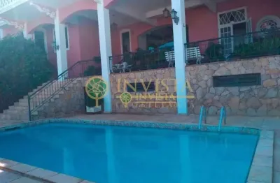 Casa com 4 quartos à venda no Centro de Florianópolis, Piscina Privativa, Churrasqueira e 4 vagas - Próximo à Av. Beira Mar Norte.
