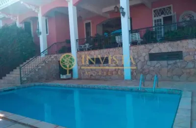 Casa com 4 quartos à venda no Centro de Florianópolis, Piscina Privativa, Churrasqueira e 4 vagas - Próximo à Av. Beira Mar Norte.