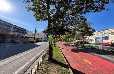 À venda na avenida hercílio luz! casa com 3 pavimentos e 297m² privativos.