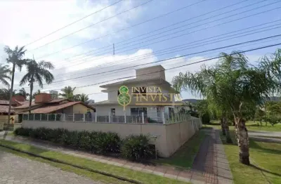 Alto padrão à venda em jurerê! piscina privativa com deck, 3 suítes e 2 vagas de garagem.