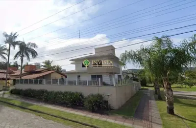 Alto padrão à venda em jurerê! piscina privativa com deck, 3 suítes e 2 vagas de garagem.