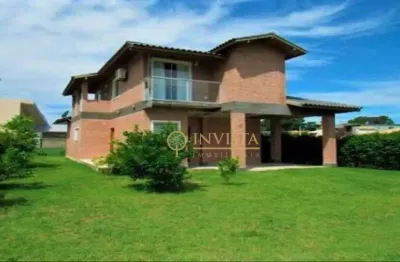 À venda | 200 m², Condomínio Fechado, 4 quartos e 2 vagas - Rio Vermelho, em Florianópolis.