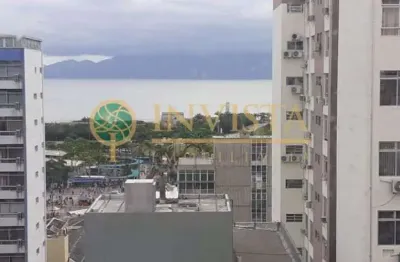 Sala comercial à venda com 1 vaga no centro de florianópolis.