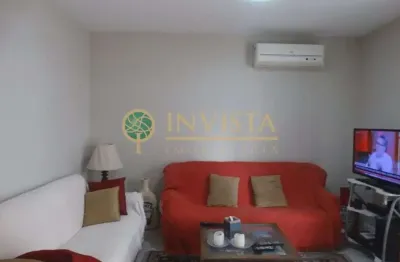 Terraço privativo, 4 quartos e 1 vaga livre à venda no centro de florianópolis.