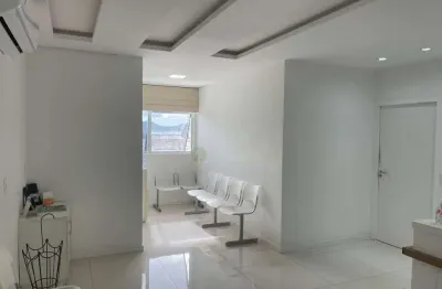 À venda | life medical tower, 110 m², sala comercial com 2 vagas de garagem - centro, em florianópolis.