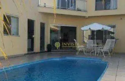 À venda | 274 m² privativos, churrasqueira, piscina e terraço — 4 quartos, 4 vagas — próxima ao estádio da ressacada, no carianos, florianópolis.