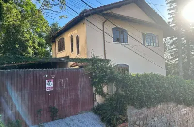 À venda | 4 quartos sendo 2 suítes e 2 vagas de garagem - saco dos limões, em florianópolis.