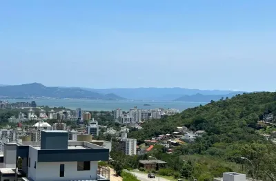 Lote com vista para o mar, infraestrutura completa e localização privilegiada