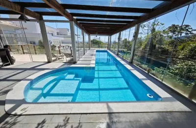 À venda | 298 m², condomínio fechado, alto padrão, 4 quartos, espaço gourmet com piscina e vista mar - córrego grande, em florianópolis.