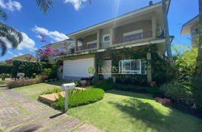 3 suítes, piscina e 2 vagas próximo ao mar em jurerê internacional.