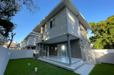 Casa de 2 pavimentos com 3 suítes em santo antônio de lisboa.