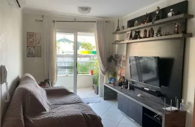 À venda | 85 m², semi mobiliado, 3 quartos, sacada com churrasqueira e 1 vaga - agronômica, em florianópolis.