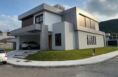 4 quartos em condomínio fechado com infraestrutura de lazer completa à venda no ratones em florianópolis.
