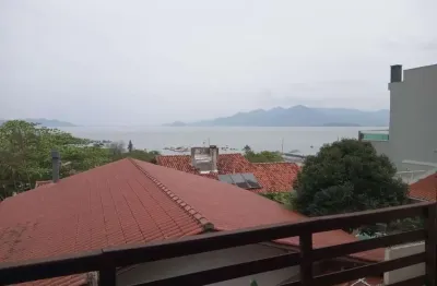 Casa com piscina, vista mar e 3 quartos à venda no bairro Itaguaçu.