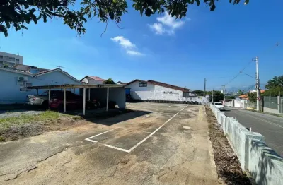 Terreno com 716,40 m² em Capoeiras - Á venda em Florianópolis