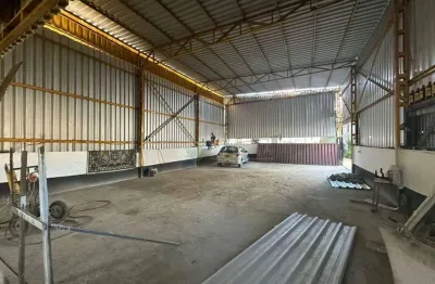 Locação | galpão comercial com 180 m² - rio tavares, em florianópolis.