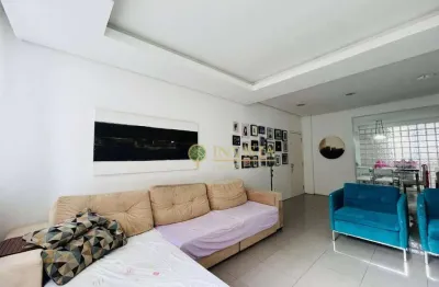 Apartamento com 3 quartos à venda no Centro de Florianópolis, 99 m² privativos e 1 vaga.