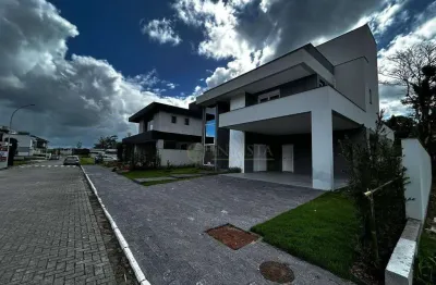 Casa com 3 suítes à venda em florianópolis/sc, condomínio fechado villa ratones e 4 vagas.