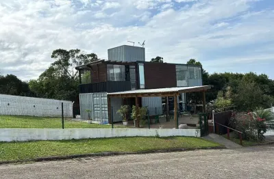 Locação | 140 m², condomínio fechado, 3 quartos, área de churrasqueira com jacuzzi e 4 vagas - campeche, florianópolis.