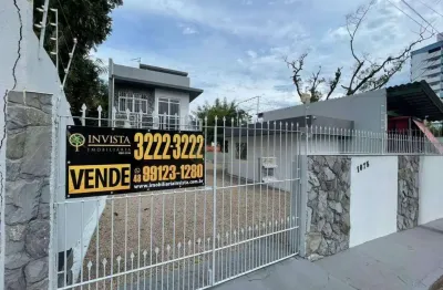 Á Venda | 3 pavimentos, 110m² de área construída, 2 quartos e Terraço - Em Barreiros / São José