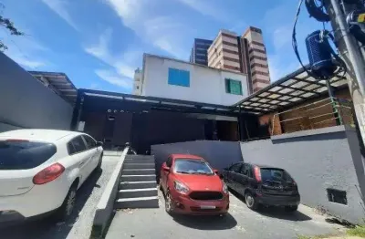 Casa comercial semi mobiliada com 3 salas, recepção e 3 vagas no centro - locação em florianópolis