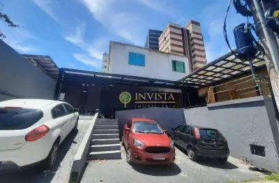 Casa comercial semi mobiliada com 3 salas, recepção e 3 vagas no centro - locação em florianópolis