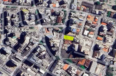 Casa comercial semi mobiliada com 3 salas, recepção e 3 vagas no Centro - Locação em Florianópolis