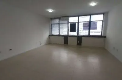 Sala comercial com 49m² e 1 vaga à venda no centro de florianópolis.